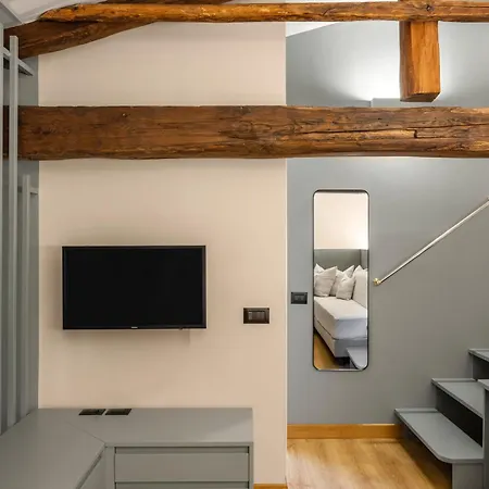 Cathedral Room&loft Holiday home